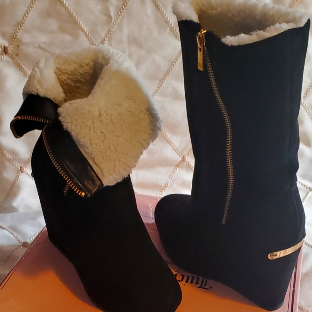 Brand NEW Juicy Couture Suede Boots